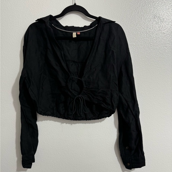 Pilcro Anthropologie women’s black Keyhole Shrunken Shirt size medium linen crop - Picture 2 of 5